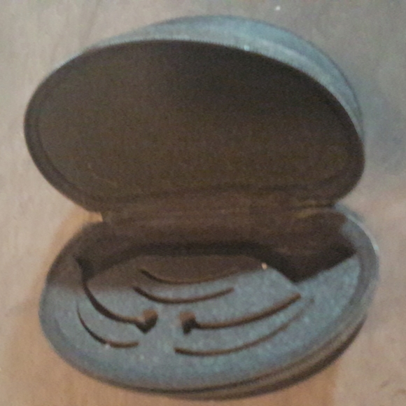 Oakley Eyeglass Case and 2 sleeve covers - Picture 5 of 5